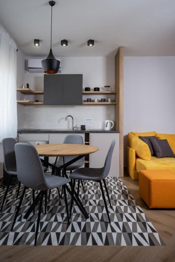 Republic Square Apartment - With Garage ノヴィ・サド エクステリア 写真
