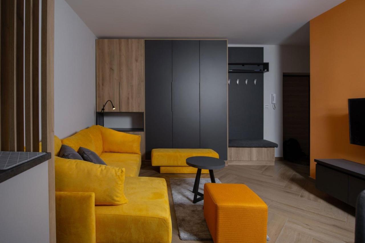 Republic Square Apartment - With Garage ノヴィ・サド エクステリア 写真