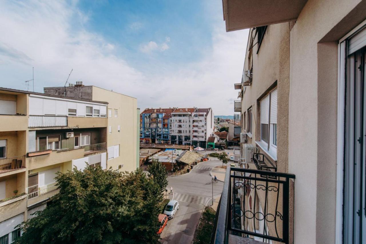 Republic Square Apartment - With Garage ノヴィ・サド エクステリア 写真