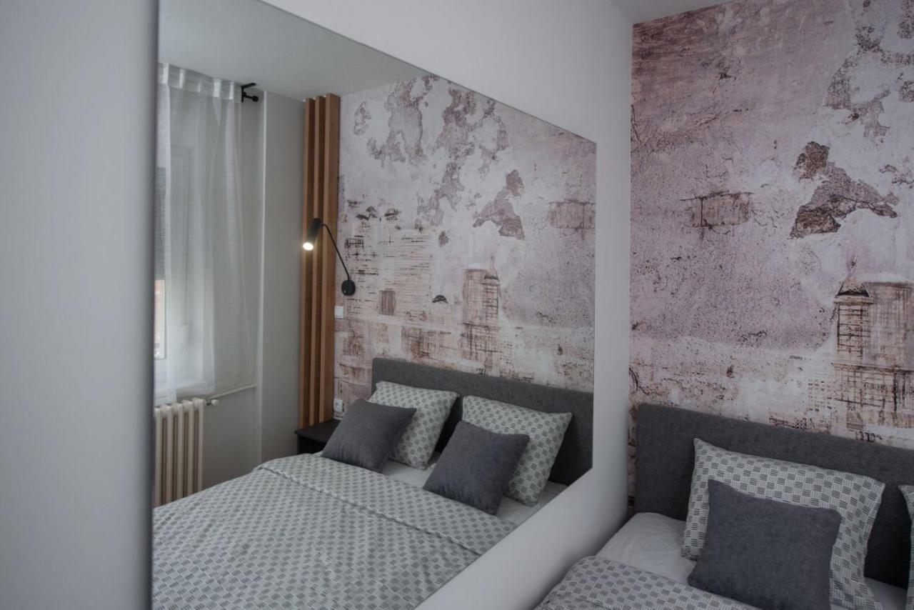 Republic Square Apartment - With Garage ノヴィ・サド エクステリア 写真